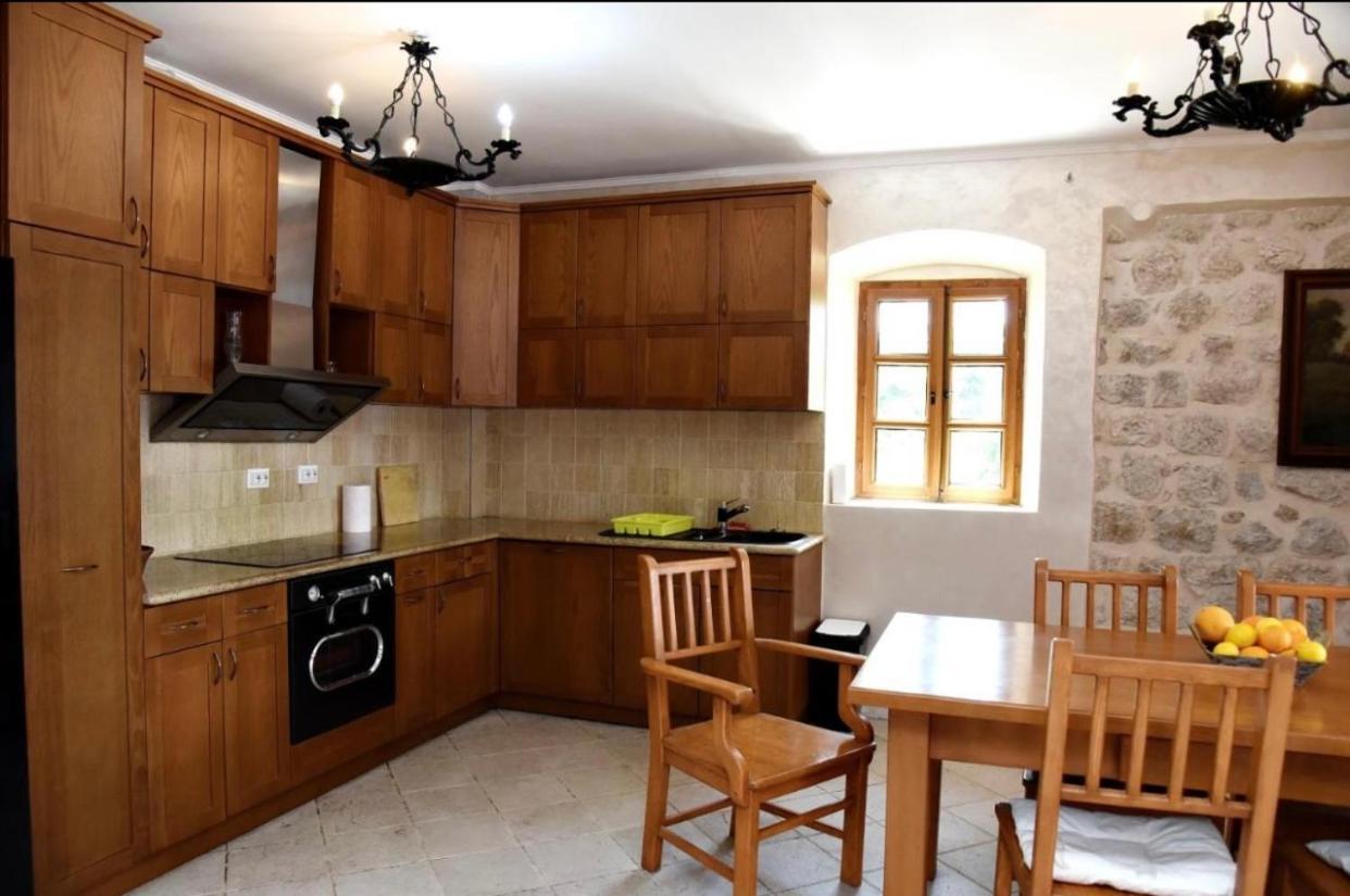 Apartments Barba Котор Экстерьер фото