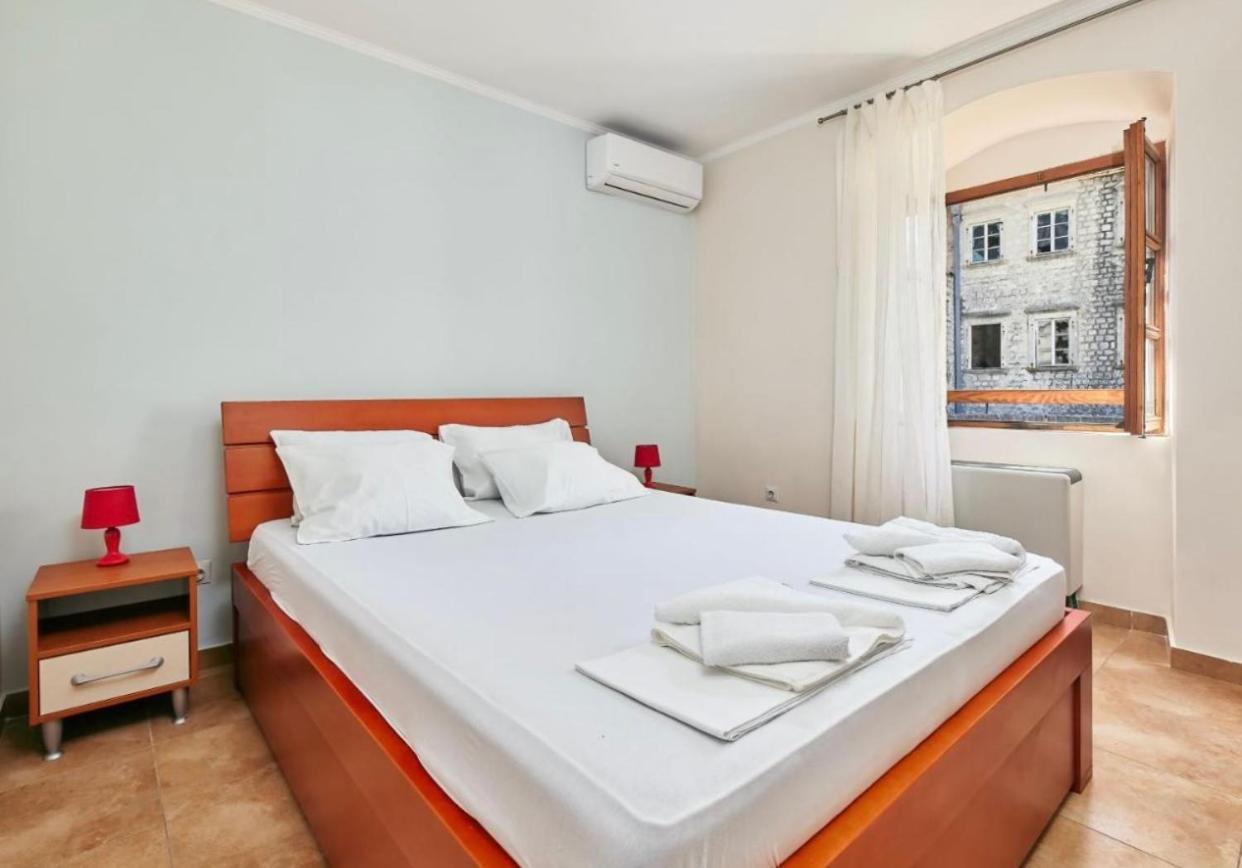 Apartments Barba Котор Экстерьер фото