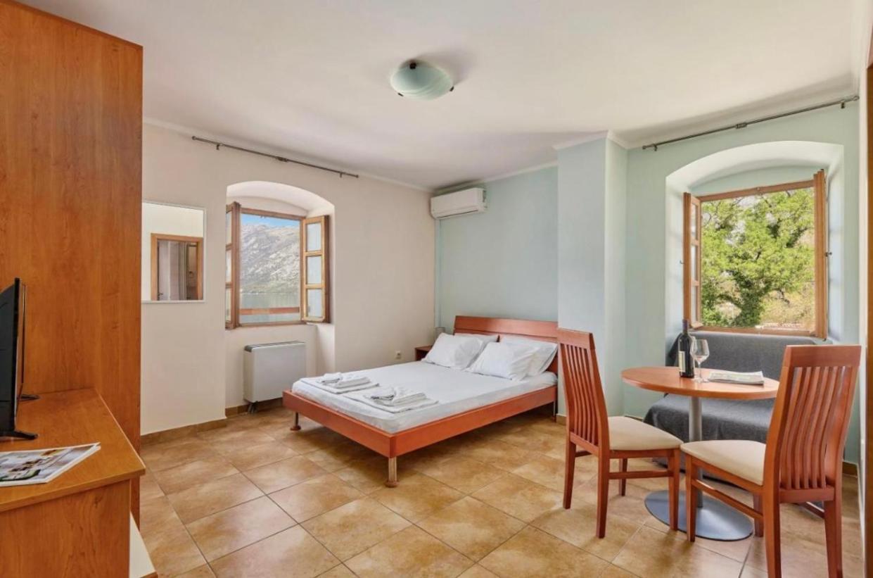 Apartments Barba Котор Экстерьер фото