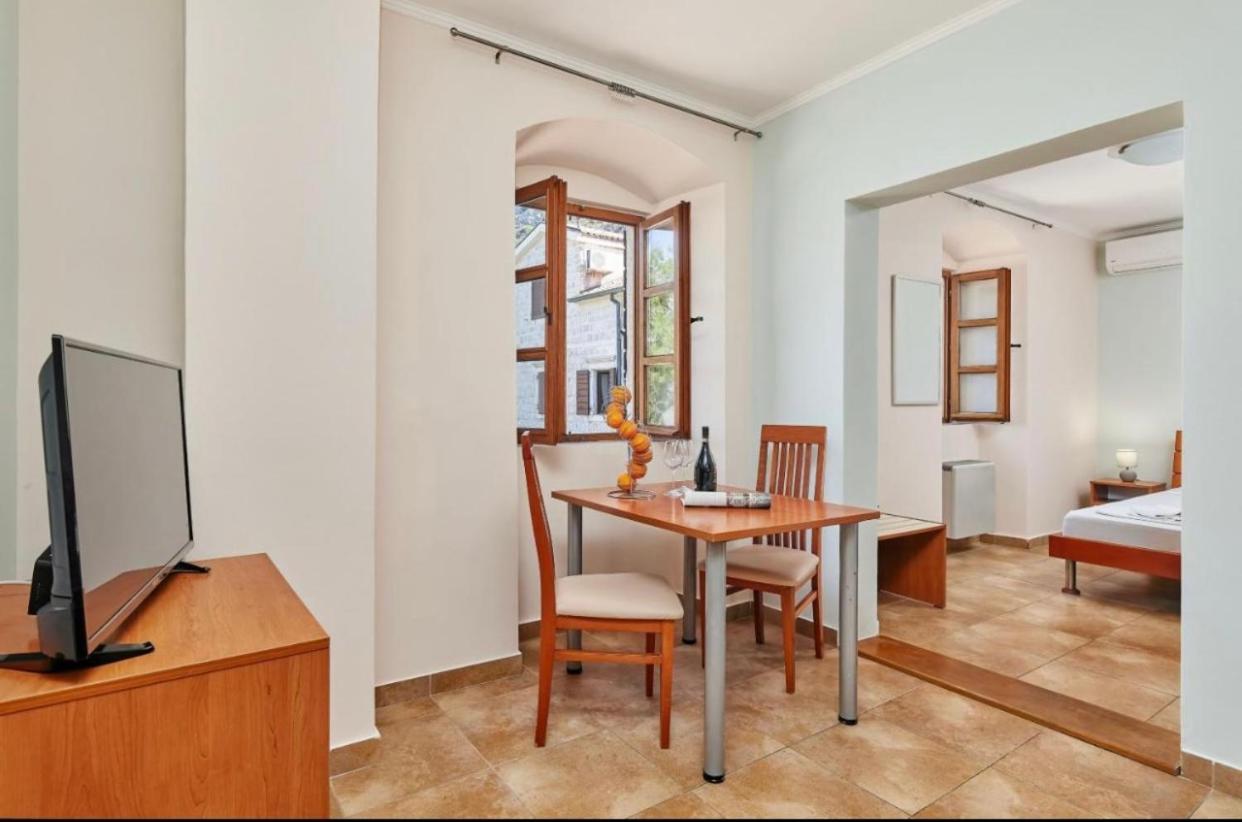 Apartments Barba Котор Экстерьер фото